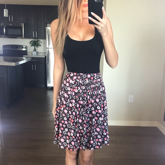 kate spade Dresses & Skirts - NWT Kate Spade Floral Pleated Midi Skirt Size 8